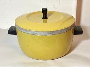 Vintage Sears Chef Quality 6 Qt Aluminum Dutch Oven Yellow Harvest Gold Lid